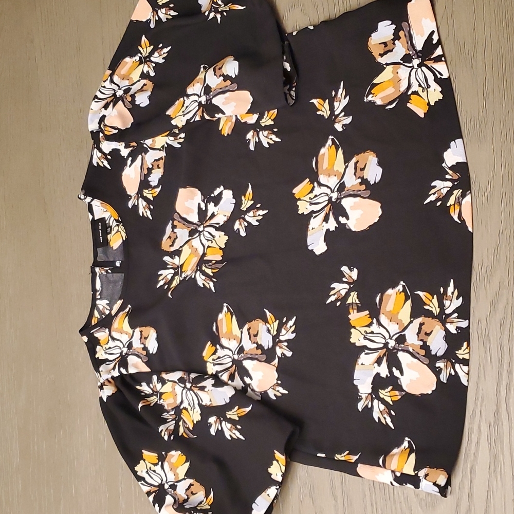 Who What Wear womens black floral top